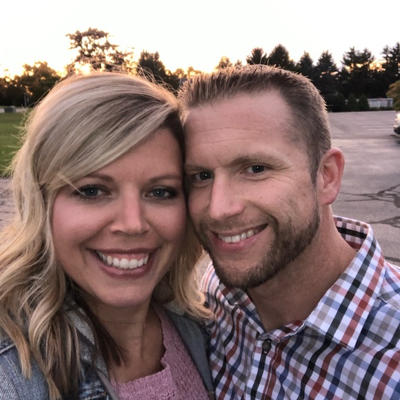 Meet your Posher, Sara - Picture 1 of 1